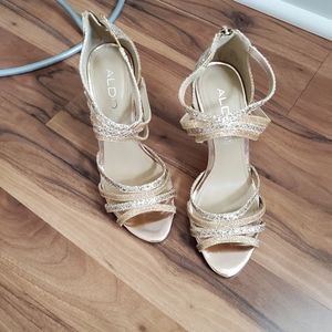 Aldo women's gold party heels.